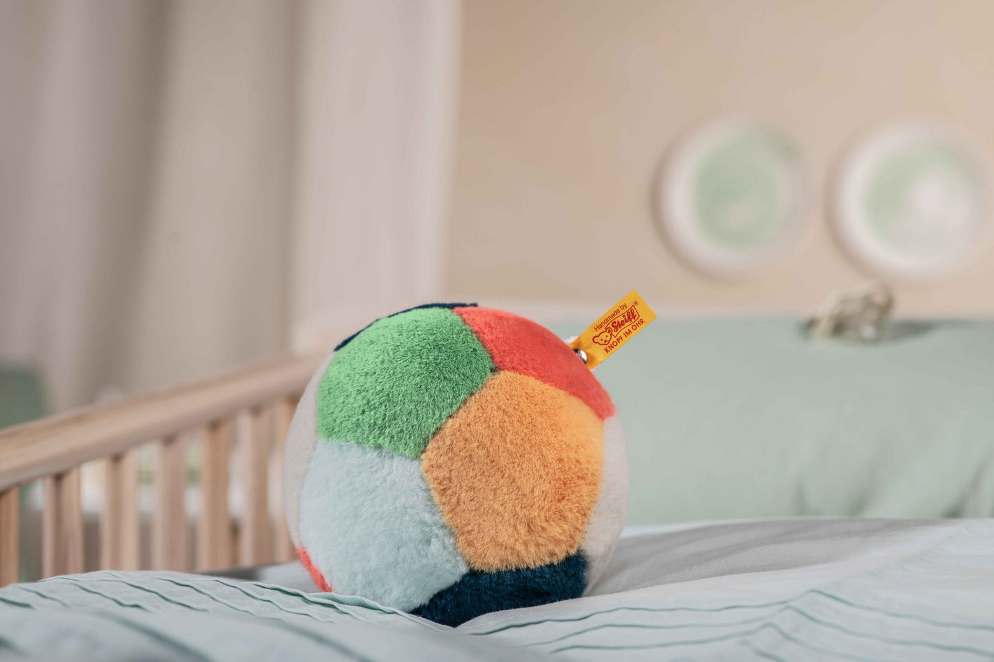 Softer Flauschball - von steiff
